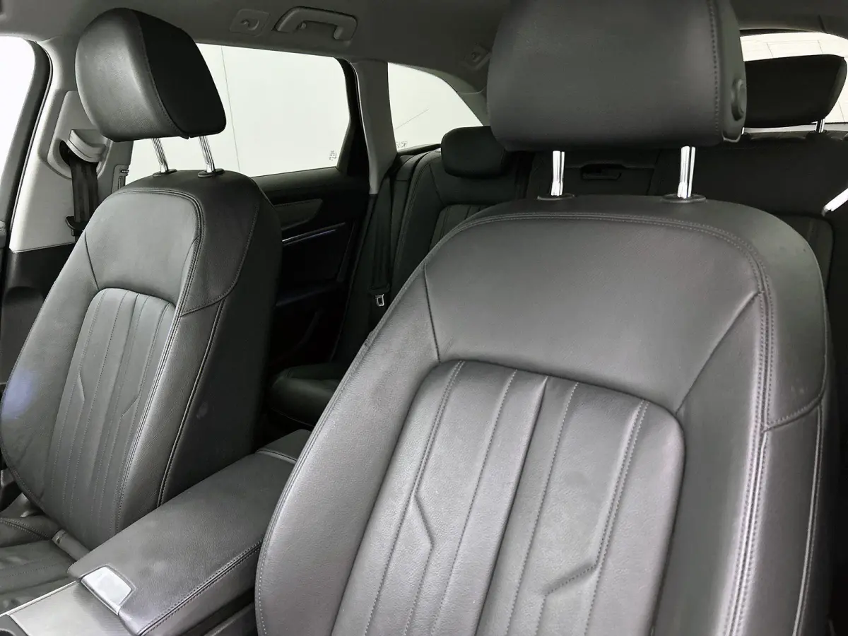 50 TFSI e quattro S edition 299 PK | Automaat | Trekhaak | Stoelverwarming | Elektrische stoelen met geheugen functie | Adaptive Cruise Control | Dodehoek detectie | Camera | Climate Control