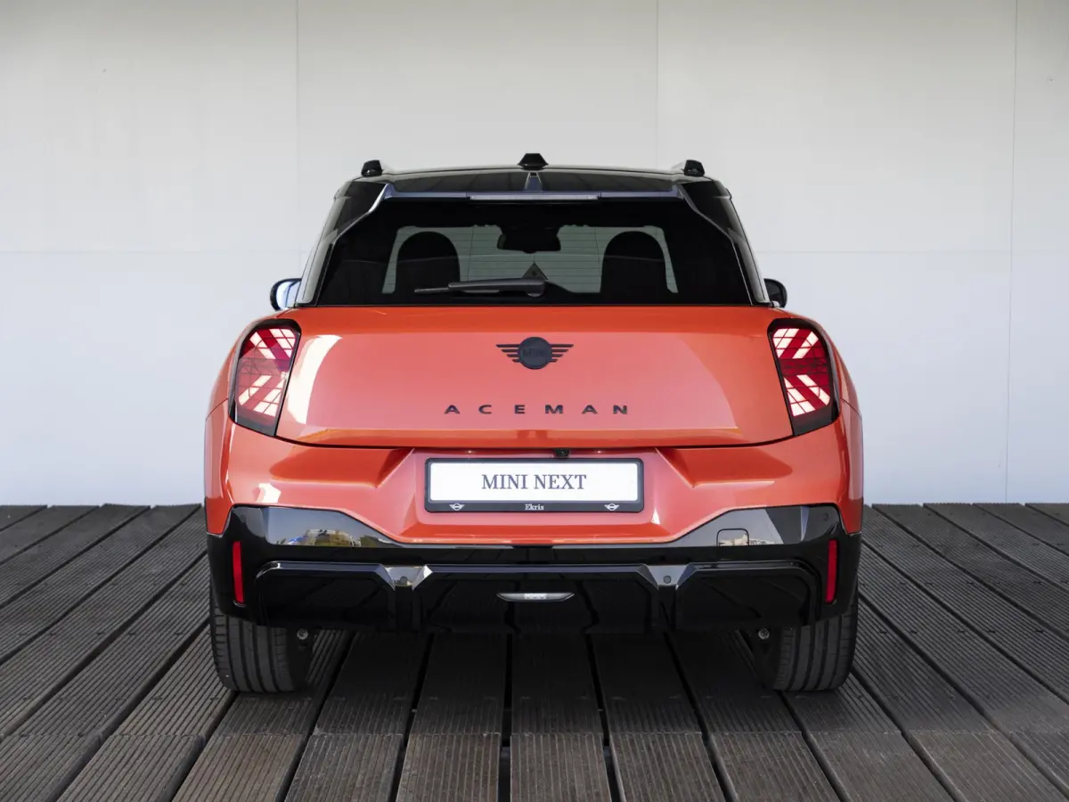 E John Cooper Works XL-pakket SoH 100% + Trekhaak + Elektrisch verstelbare stoelen + Glazen panorama dak + Stuur & Stoelverwarming + Harman Kardon