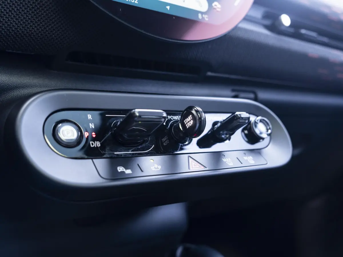E John Cooper Works XL-pakket SoH 100% + Trekhaak + Elektrisch verstelbare stoelen + Glazen panorama dak + Stuur & Stoelverwarming + Harman Kardon