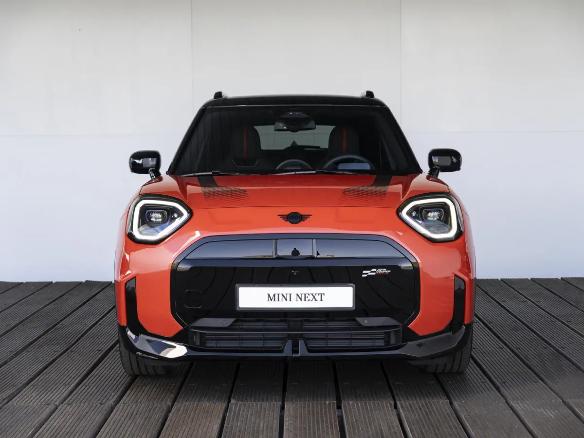 E John Cooper Works XL-pakket SoH 100% + Trekhaak + Elektrisch verstelbare stoelen + Glazen panorama dak + Stuur & Stoelverwarming + Harman Kardon