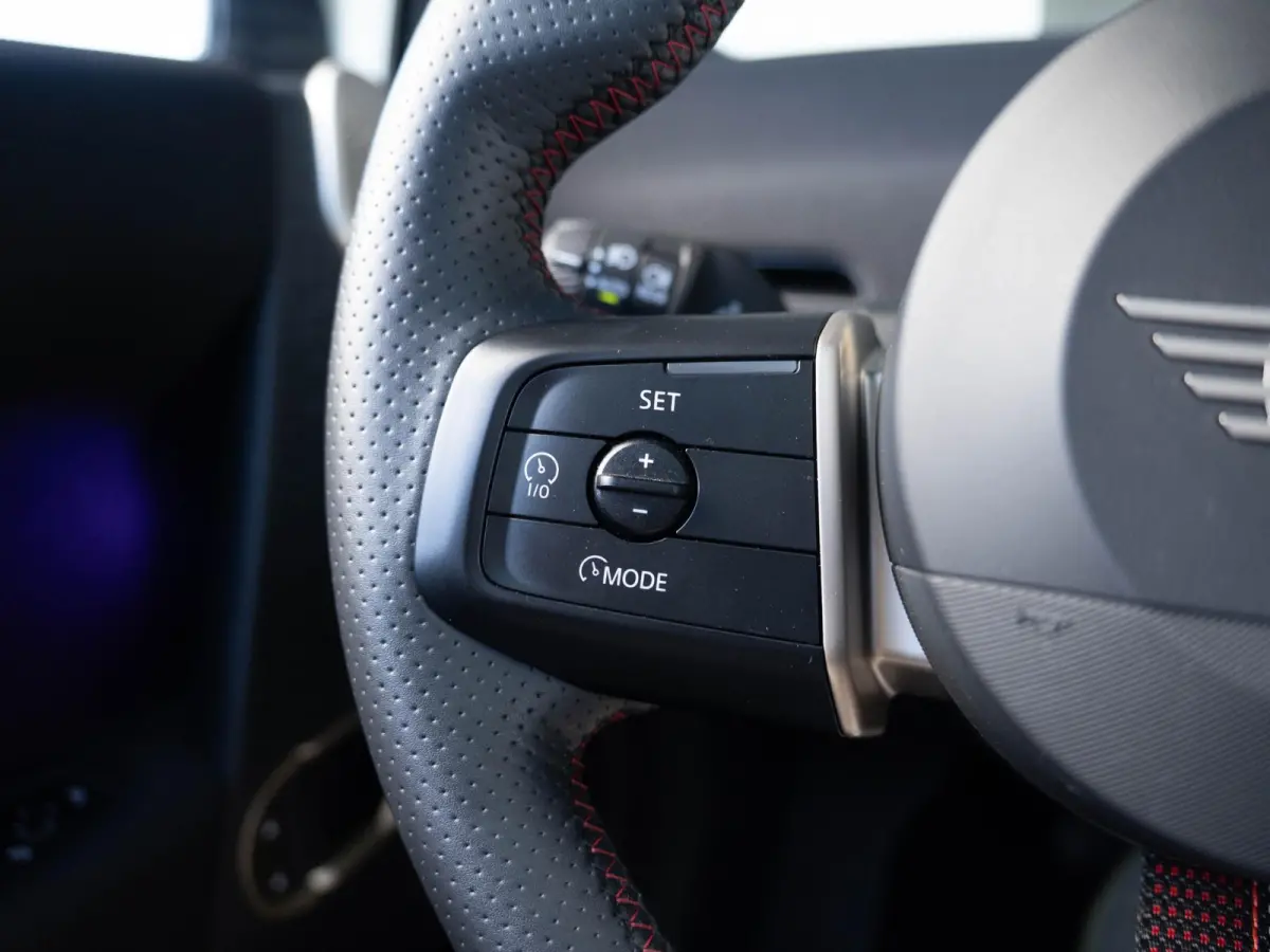 Cooper E John Cooper Works XL-Pakket SoH 98% | + Elektrisch verstelbare stoelen + | Stuur & Stoelverwarming + Driving Assistent plus + Harman Kardon