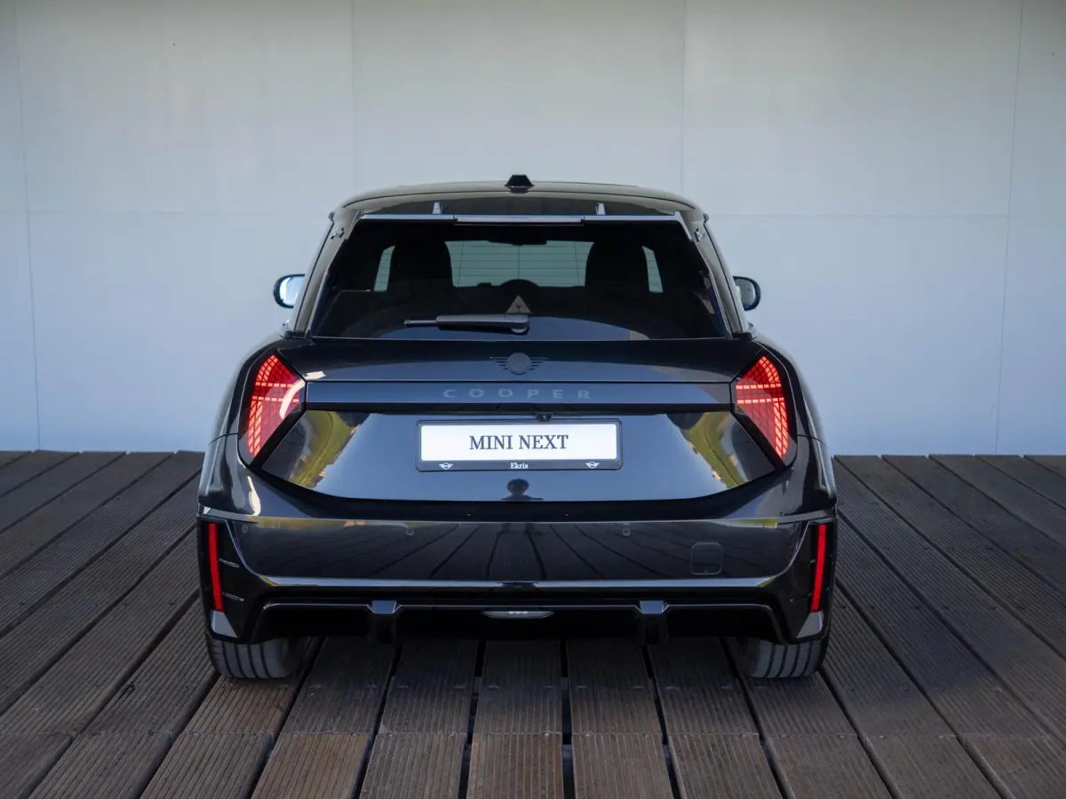 Cooper E John Cooper Works XL-Pakket SoH 98% | + Elektrisch verstelbare stoelen + | Stuur & Stoelverwarming + Driving Assistent plus + Harman Kardon