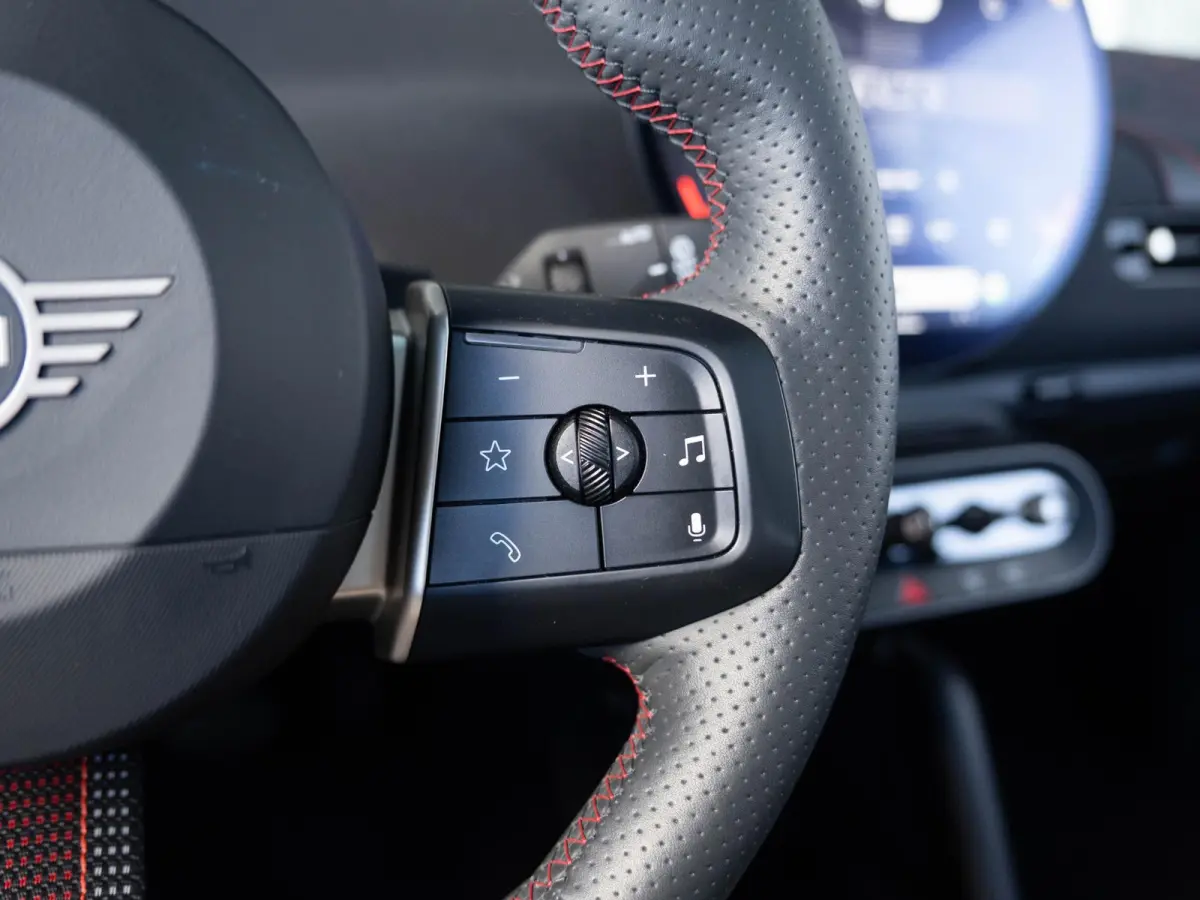 Cooper E John Cooper Works XL-Pakket SoH 98% | + Elektrisch verstelbare stoelen + | Stuur & Stoelverwarming + Driving Assistent plus + Harman Kardon