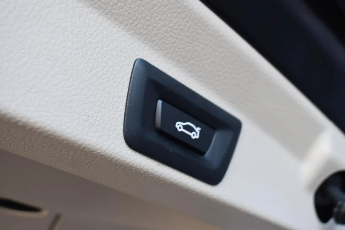 430i XENON LEDER SPORTSTOELEN NAVI