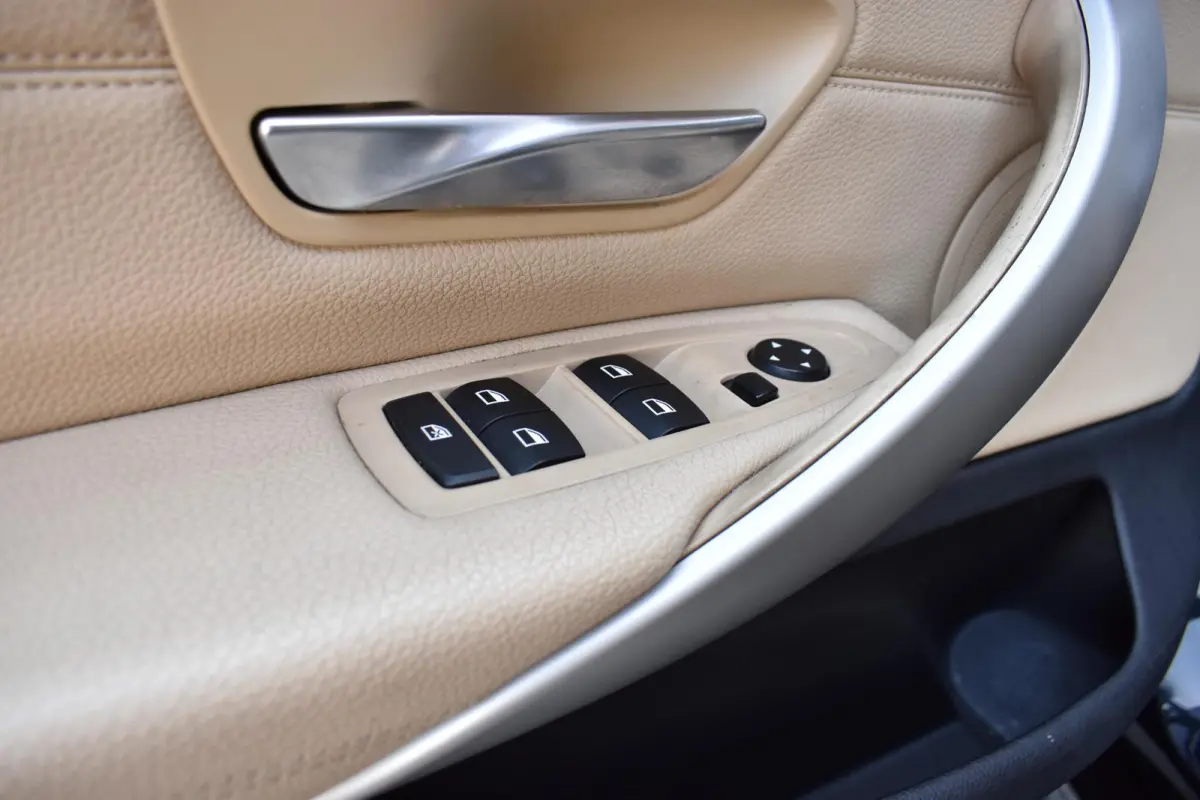 430i XENON LEDER SPORTSTOELEN NAVI