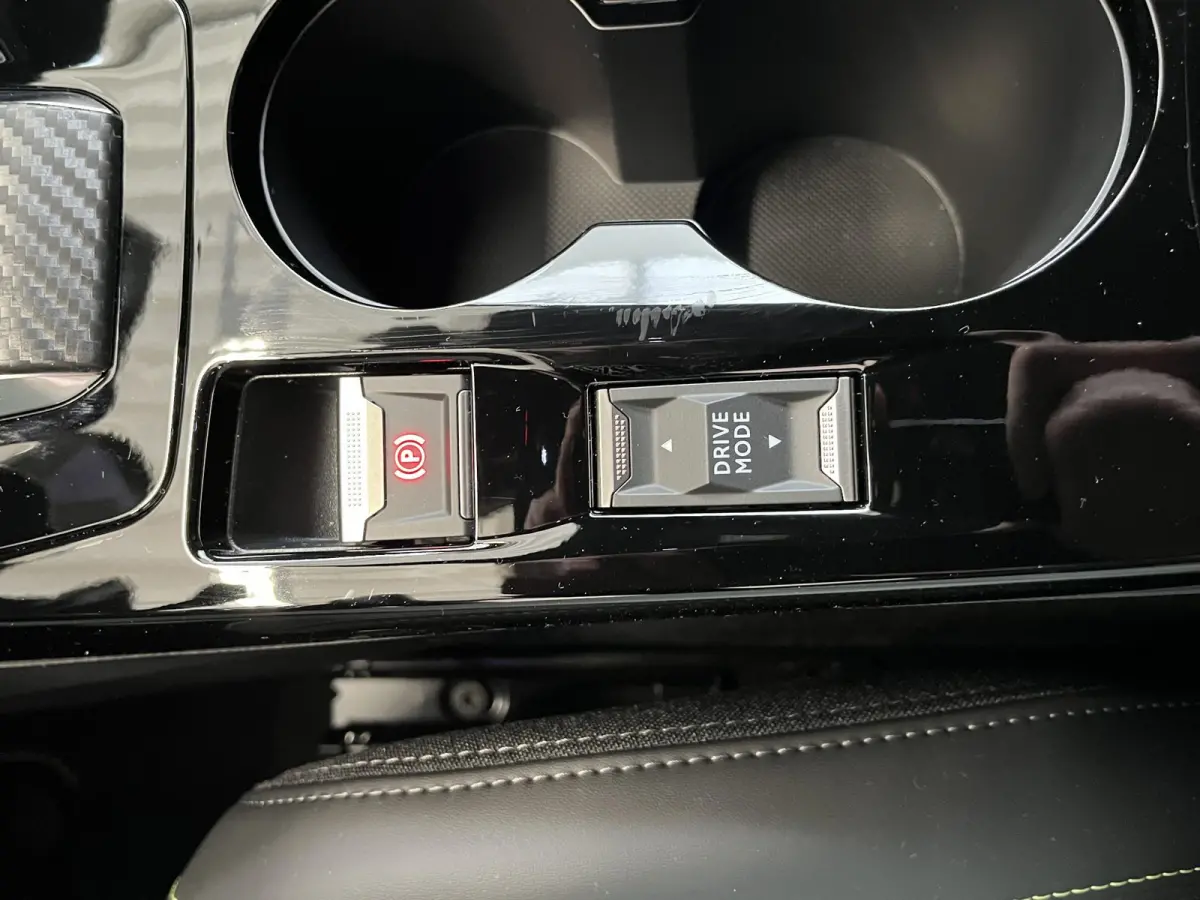 1.2 Hybrid 110 e-DCS6 GT Vision en navigation pack, Drive assist plus pack, Gris Selenium metaallak.