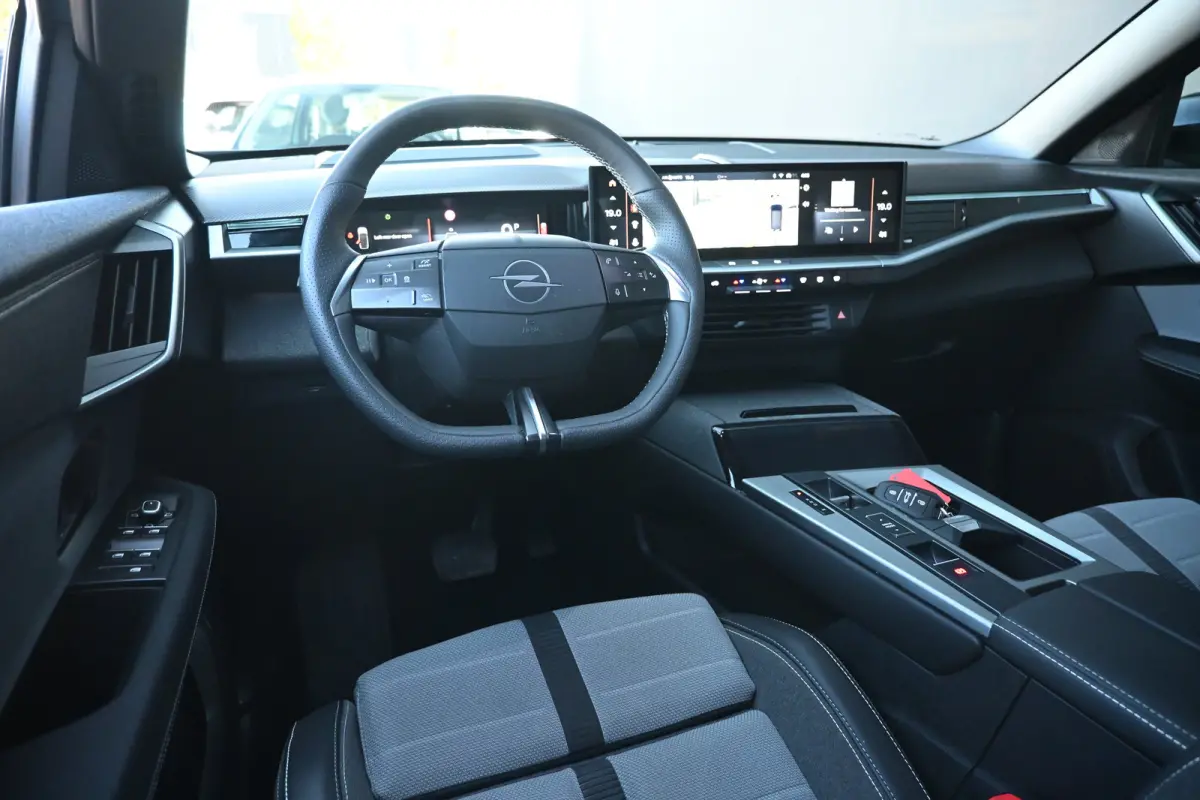 1.2 Turbo Hybrid GS 145pk | HeadUp-Display | Stuur/Stoelverwarming | 360 Camera | Adaptive Cruise | Navigatie | !!