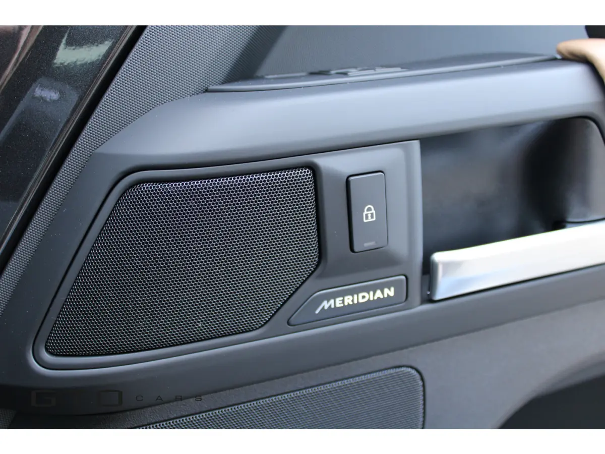 2.0 P300e 110 X-Dynamic HSE | Pano | Meridian | Head-Up | Luchtvering