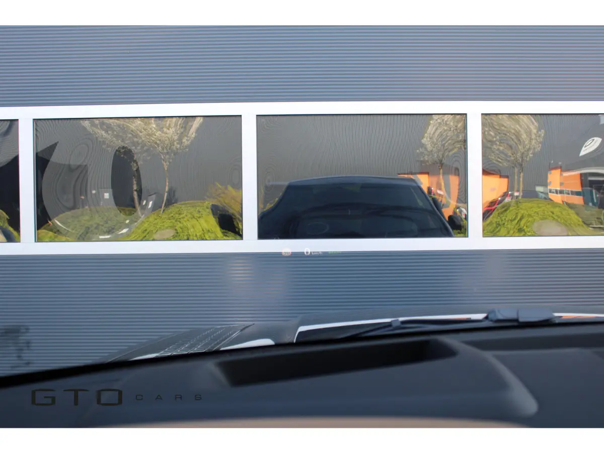 2.0 P300e 110 X-Dynamic HSE | Pano | Meridian | Head-Up | Luchtvering