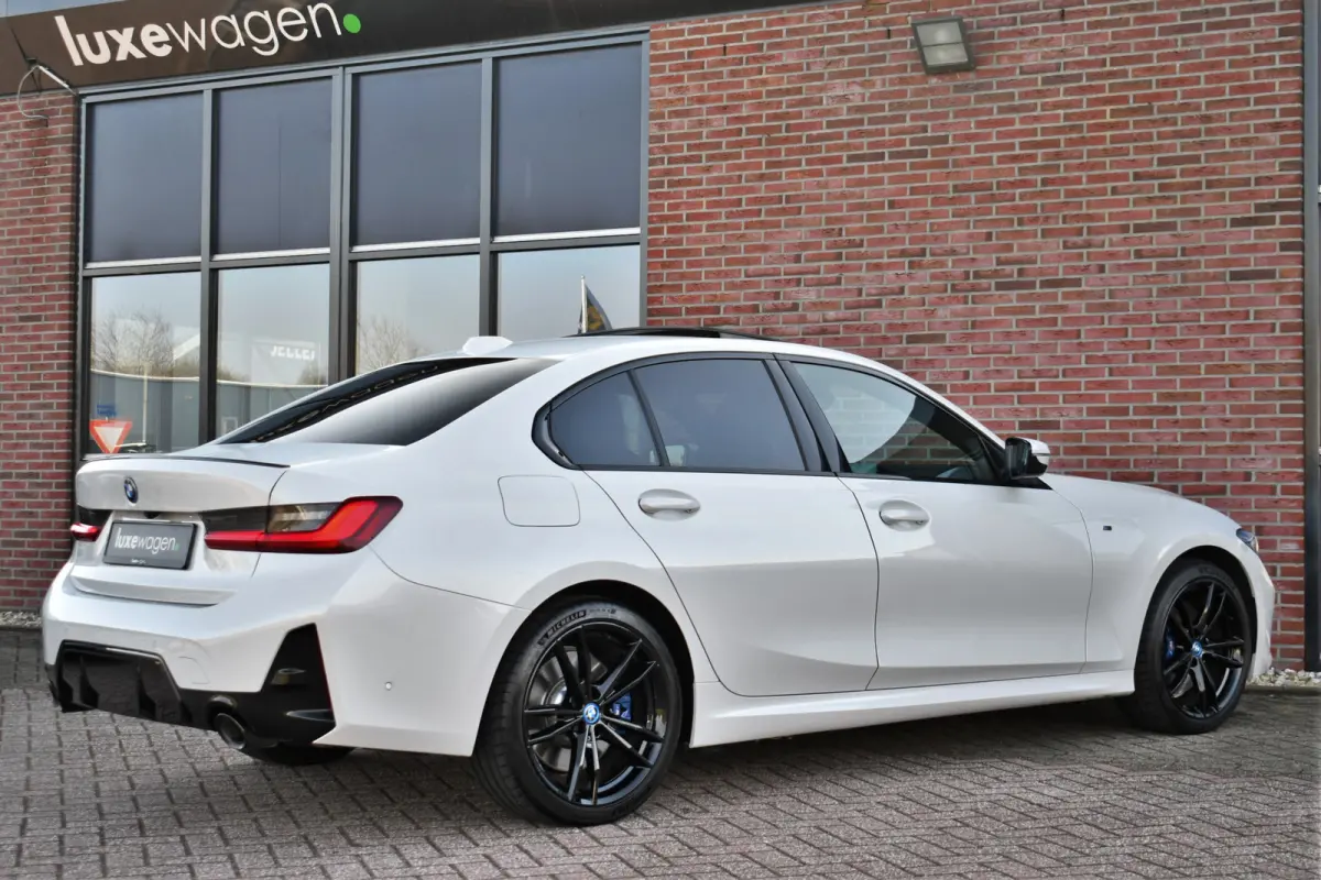 330e xDrive M-Sport Pro Pano M-zetels ACC HUD 19inch El-klep