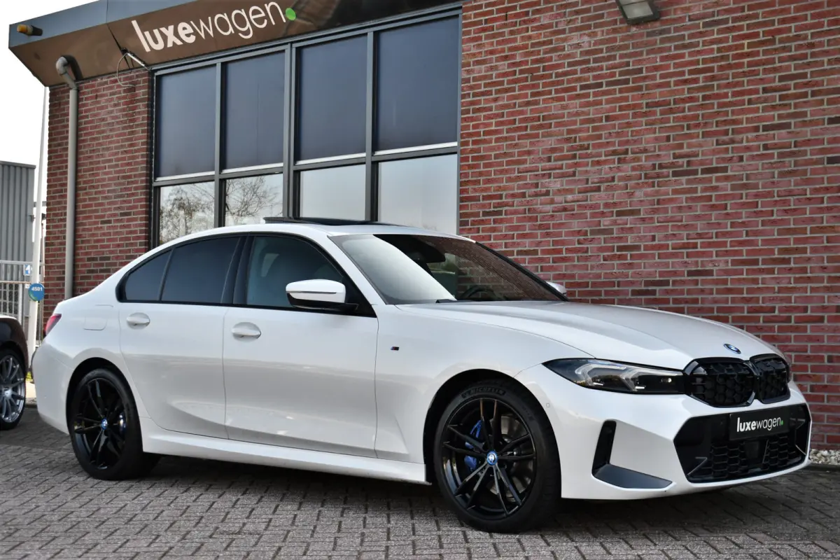 330e xDrive M-Sport Pro Pano M-zetels ACC HUD 19inch El-klep