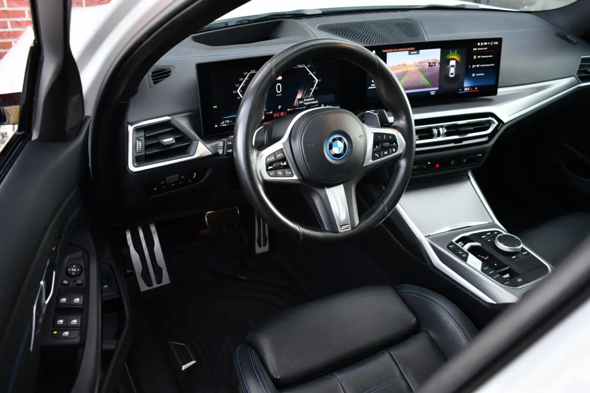 330e xDrive M-Sport Pro Pano M-zetels ACC HUD 19inch El-klep