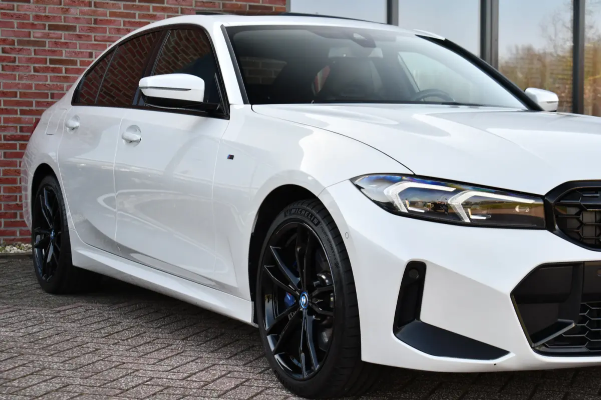 330e xDrive M-Sport Pro Pano M-zetels ACC HUD 19inch El-klep