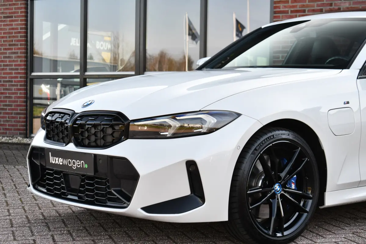 330e xDrive M-Sport Pro Pano M-zetels ACC HUD 19inch El-klep