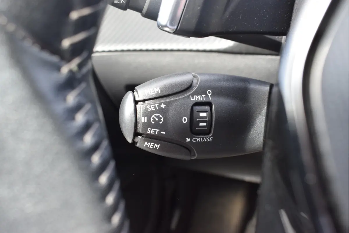 1.2 Active Pack 130PK | Automaat | PDC | Apple Carplay/Android Auto