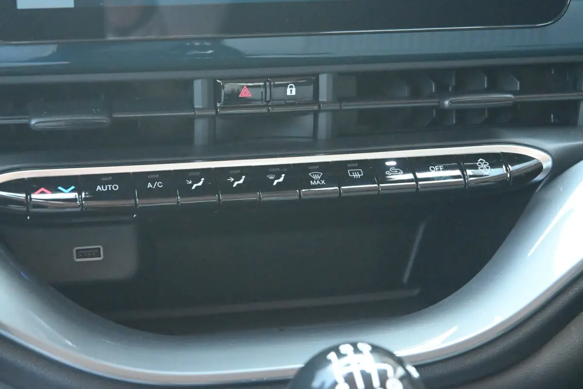 1.0 Hybrid Torino Launch Edition 8 Jaar Garantie! | Navigatie | Dodehoek-Detectie | Climate Control | Full-LED | !!