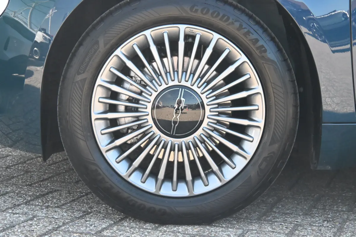 1.0 Hybrid Torino Launch Edition 8 Jaar Garantie! | Navigatie | Dodehoek-Detectie | Climate Control | Full-LED | !!