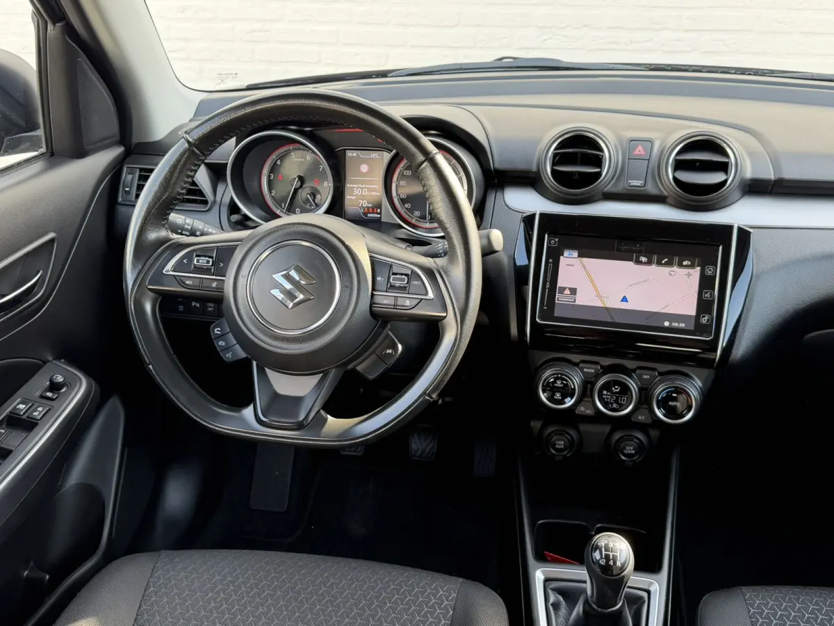1.2 Style Hybrid Camera+Pdc Clima Cruise Adaptive Cruise Stoelverwarming Carplay