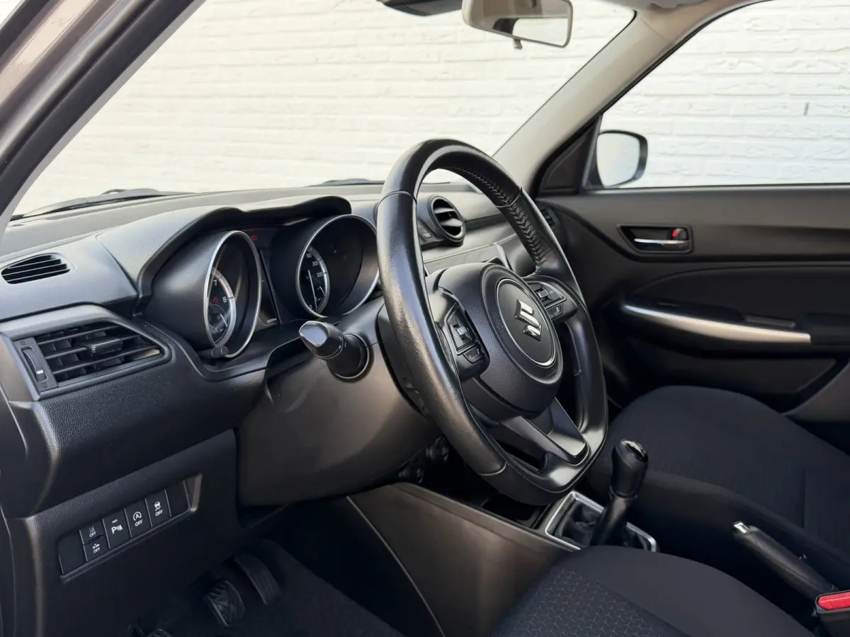 1.2 Style Hybrid Camera+Pdc Clima Cruise Adaptive Cruise Stoelverwarming Carplay