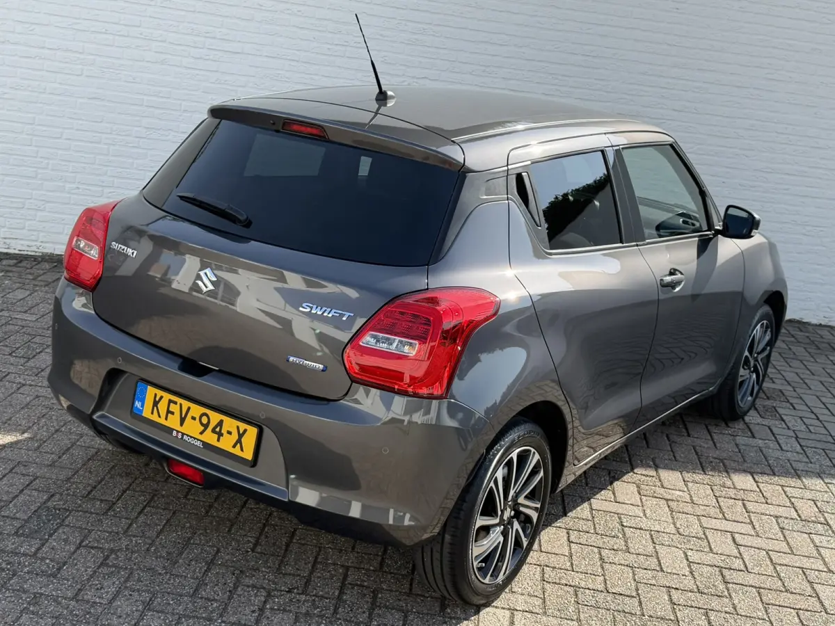 1.2 Style Hybrid Camera+Pdc Clima Cruise Adaptive Cruise Stoelverwarming Carplay