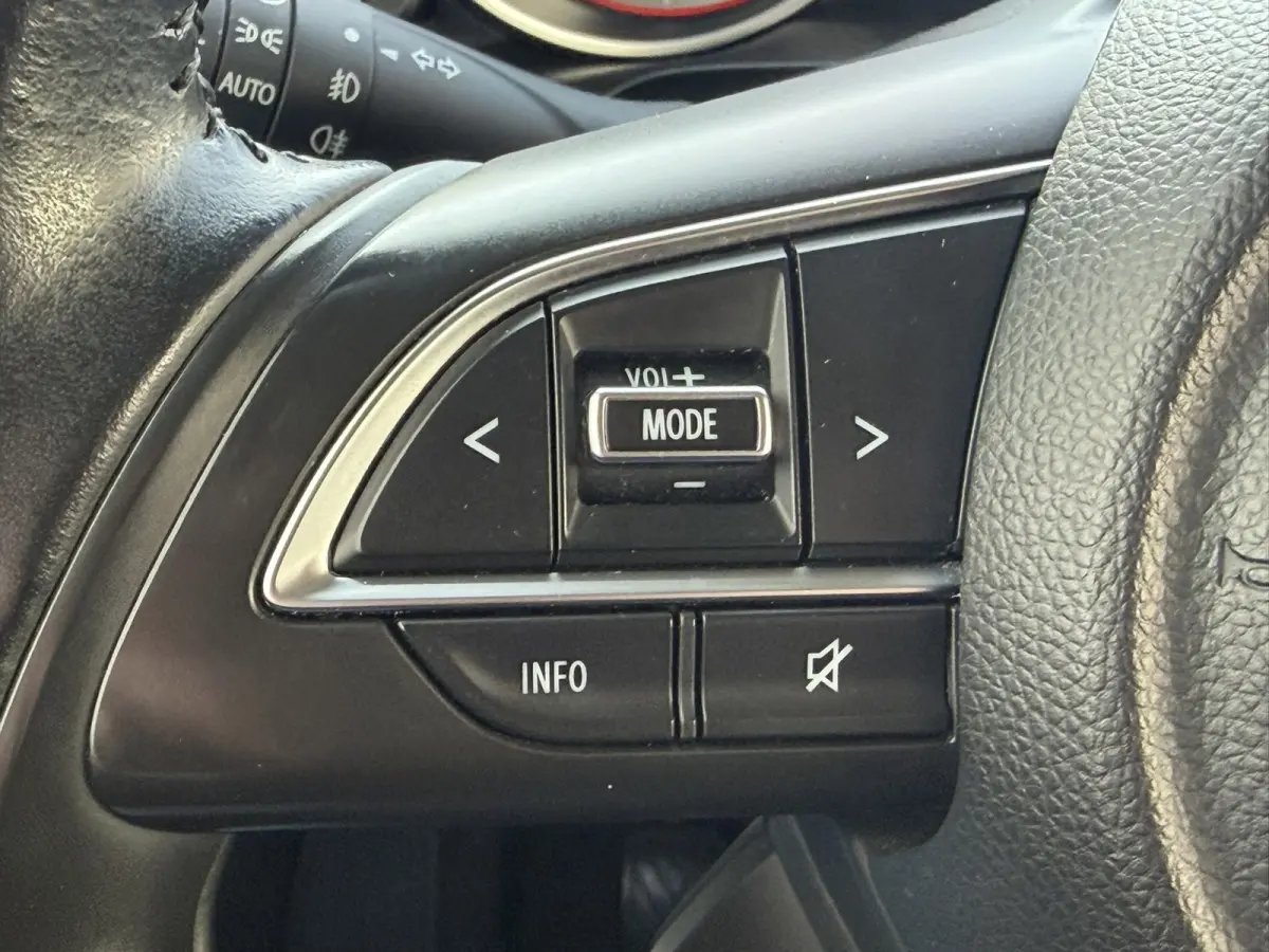 1.2 Style Hybrid Camera+Pdc Clima Cruise Adaptive Cruise Stoelverwarming Carplay