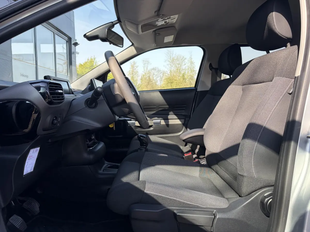 1.2 PureTech Shine 2e Eigenaar,Camera,Navi,Trekhaak,Pdc,Dealer Onderhouden,N.A.P,Lm velgen,Bj 12-2016,Apk tot 02-2027