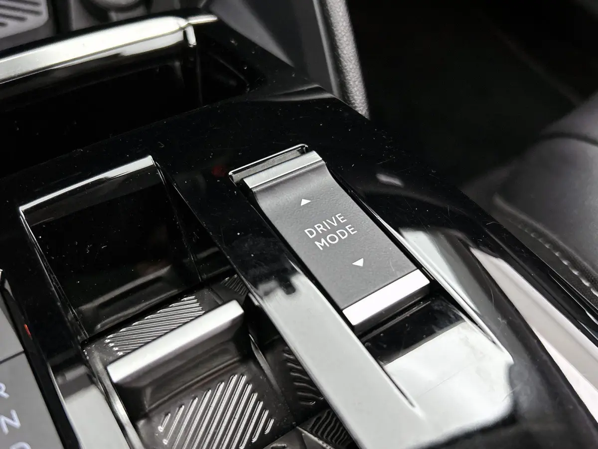 Shine Pack Business 50 kWh | Automaat | Leder | Apple carplay | Android auto | Lichtmetalen velgen | Parkeersensoren | LED | Climate control | Adaptive cruise control |