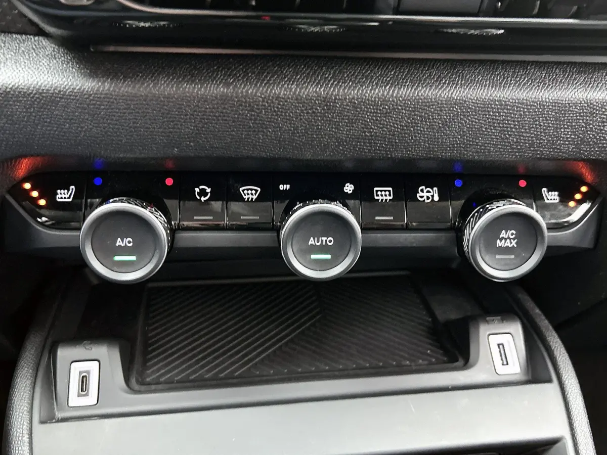 Shine Pack Business 50 kWh | Automaat | Leder | Apple carplay | Android auto | Lichtmetalen velgen | Parkeersensoren | LED | Climate control | Adaptive cruise control |