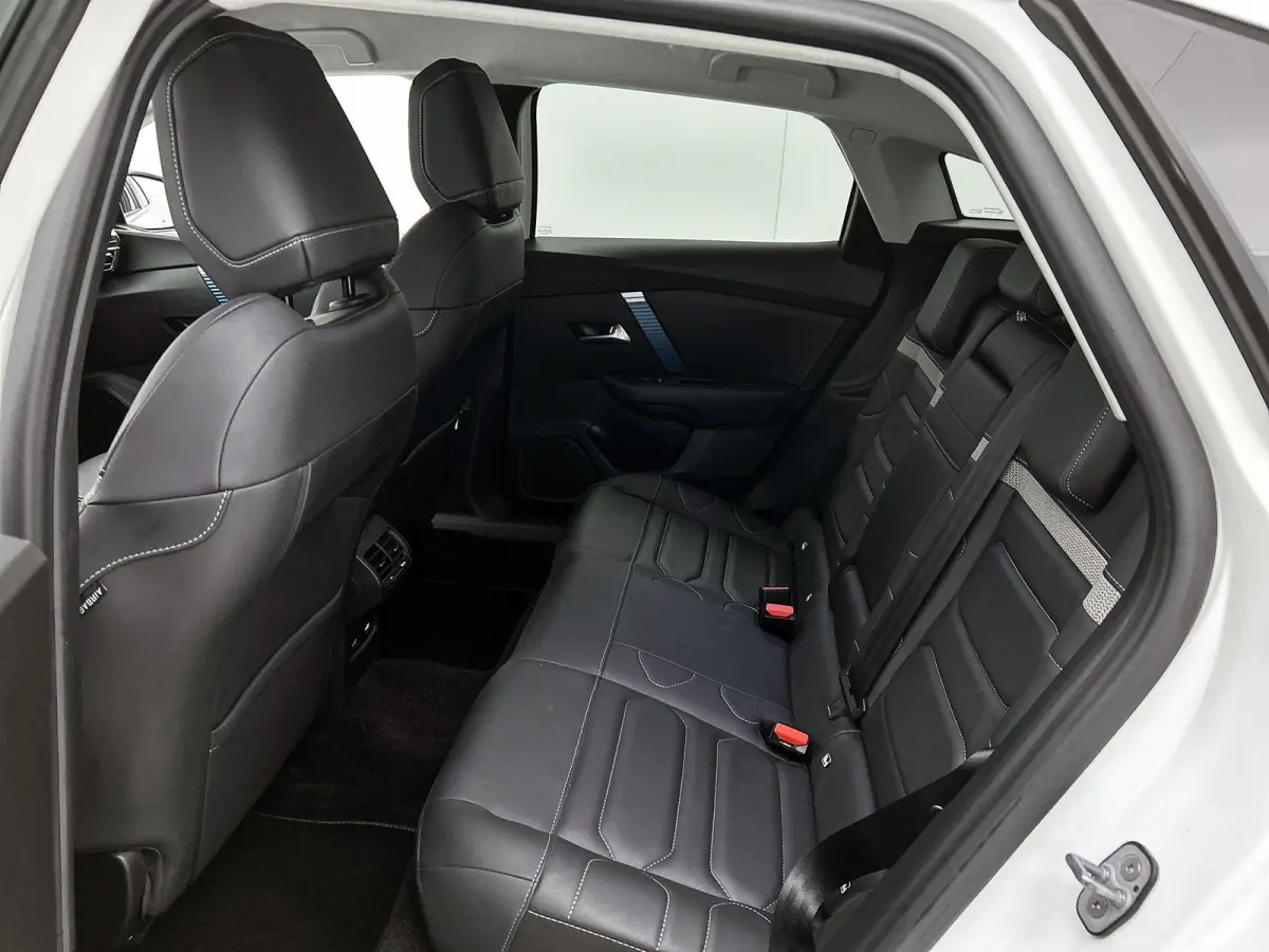 Shine Pack Business 50 kWh | Automaat | Leder | Apple carplay | Android auto | Lichtmetalen velgen | Parkeersensoren | LED | Climate control | Adaptive cruise control |