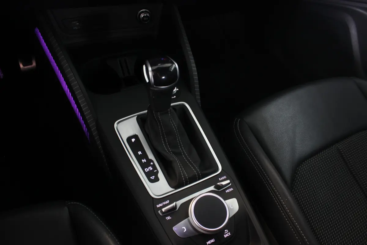 35 TFSI S-Line Edition Facelift | Black Optic | Camera | Adapt. Cruise | Carplay | LED Matrix | Navi | Sfeerverl. | Privacy glass | 19" LMV | PDC V+A