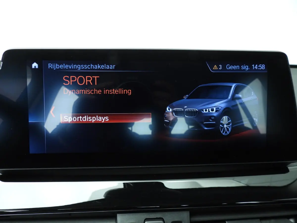 sDrive18i | LED | HUD | Trekhaak | Sportstoelen | Shadow line | DAB | Hifi speakers | Alu 18 inch