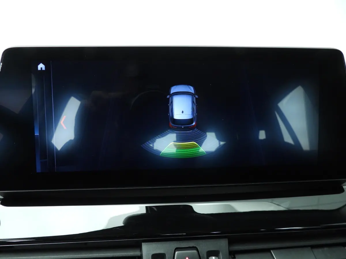 sDrive18i | LED | HUD | Trekhaak | Sportstoelen | Shadow line | DAB | Hifi speakers | Alu 18 inch