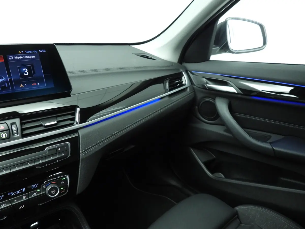 sDrive18i | LED | HUD | Trekhaak | Sportstoelen | Shadow line | DAB | Hifi speakers | Alu 18 inch