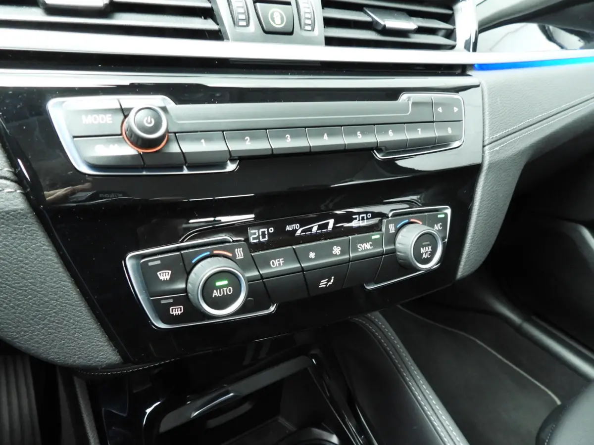 sDrive18i | LED | HUD | Trekhaak | Sportstoelen | Shadow line | DAB | Hifi speakers | Alu 18 inch