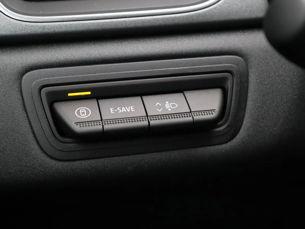 1.6 E-Tech full hybrid 145 techno | Achteruitrijcamera | Adaptieve cruise control | Navigatie | Climate control |