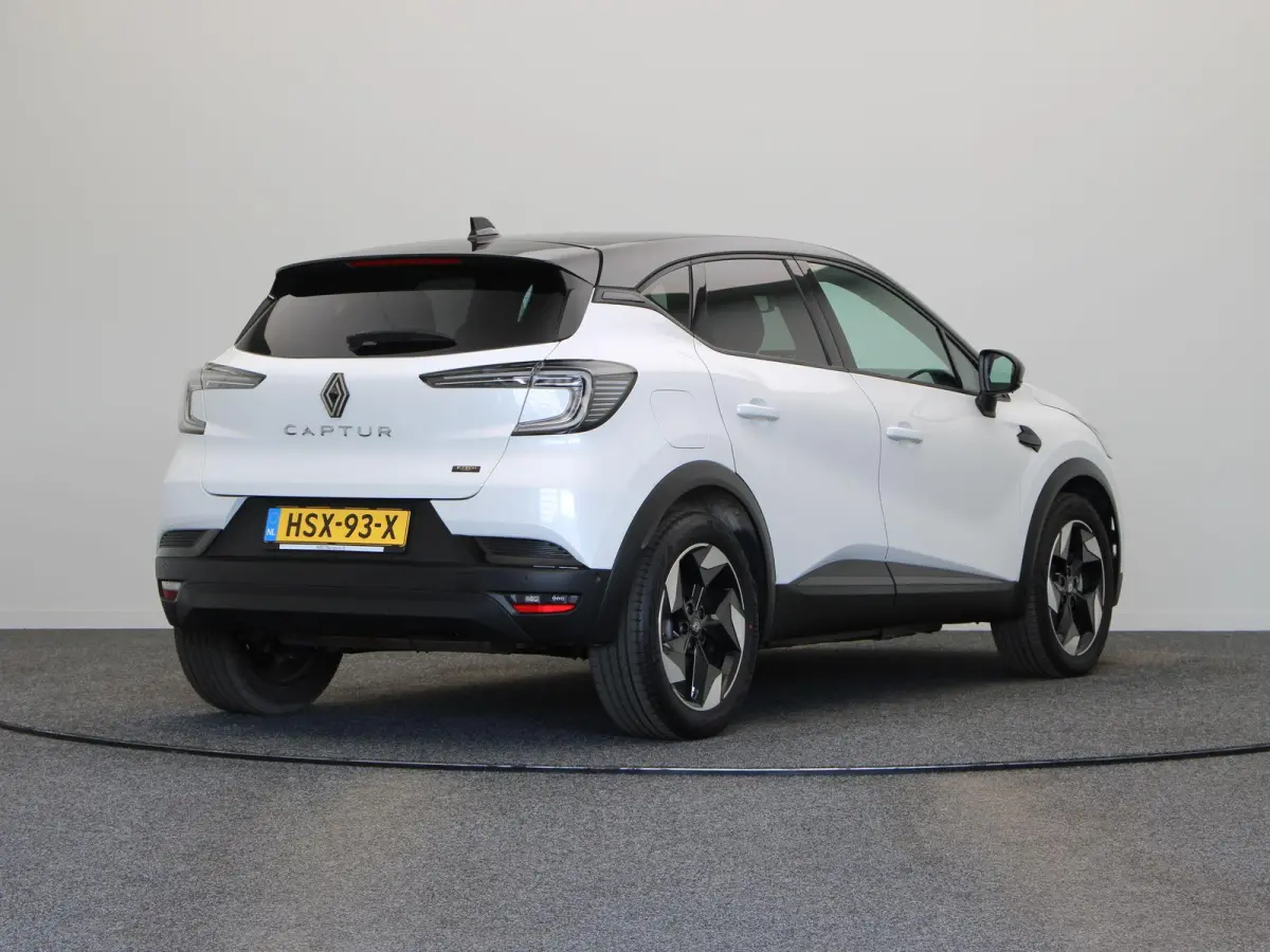 1.6 E-Tech full hybrid 145 techno | Achteruitrijcamera | Adaptieve cruise control | Navigatie | Climate control |