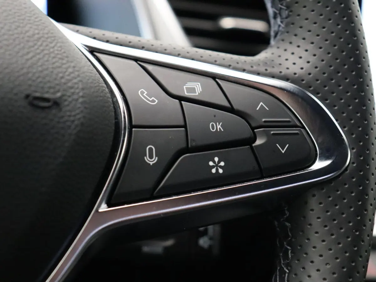 1.6 E-Tech full hybrid 145 techno | Achteruitrijcamera | Adaptieve cruise control | Navigatie | Climate control |