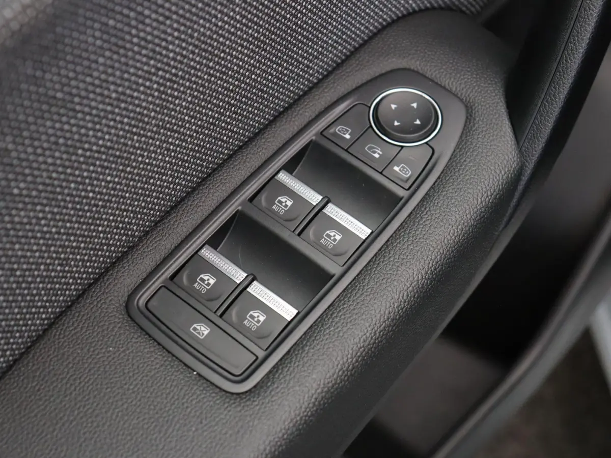 1.6 E-Tech full hybrid 145 techno | Achteruitrijcamera | Adaptieve cruise control | Navigatie | Climate control |