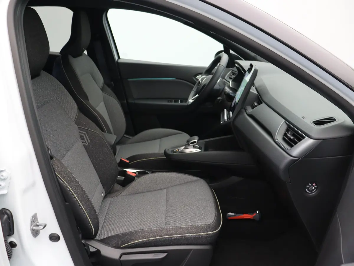 1.6 E-Tech full hybrid 145 techno | Achteruitrijcamera | Adaptieve cruise control | Navigatie | Climate control |
