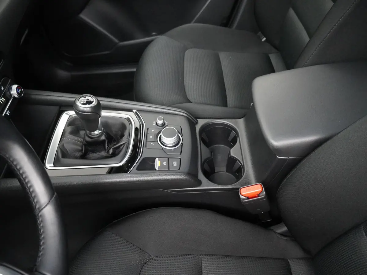 2.0 SkyActiv-G 165 Comfort | Navigatie | 360 Camera | Head-Up | Stoelverw. |