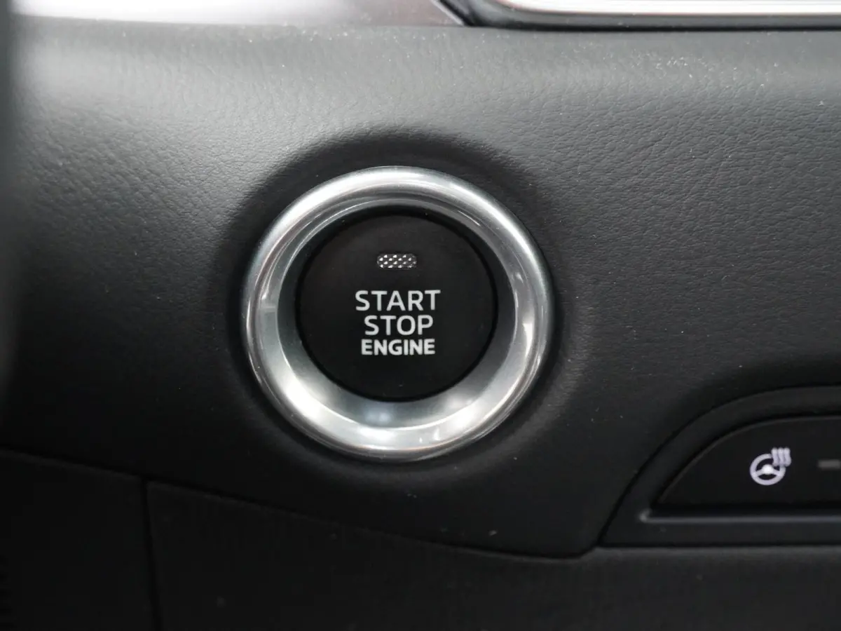 2.0 SkyActiv-G 165 Comfort | Navigatie | 360 Camera | Head-Up | Stoelverw. |