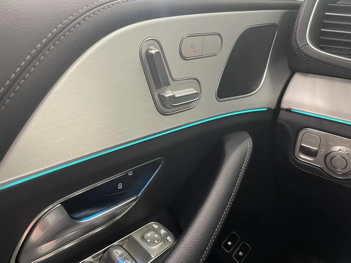 350 e 4MATIC Navigatie Apple Carplay/Android Auto 360 Camera Parkeersensoren Head-up-display Cruise Control Stoelverwarming voor en achter Stuurverwarming Sfeerverlichting Virtual Cockpit Cl