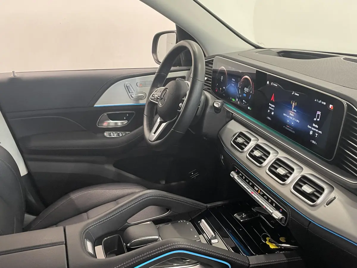 350 e 4MATIC Navigatie Apple Carplay/Android Auto 360 Camera Parkeersensoren Head-up-display Cruise Control Stoelverwarming voor en achter Stuurverwarming Sfeerverlichting Virtual Cockpit Cl