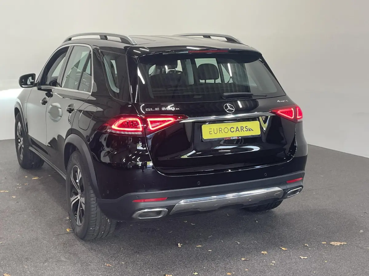 350 e 4MATIC Navigatie Apple Carplay/Android Auto 360 Camera Parkeersensoren Head-up-display Cruise Control Stoelverwarming voor en achter Stuurverwarming Sfeerverlichting Virtual Cockpit Cl