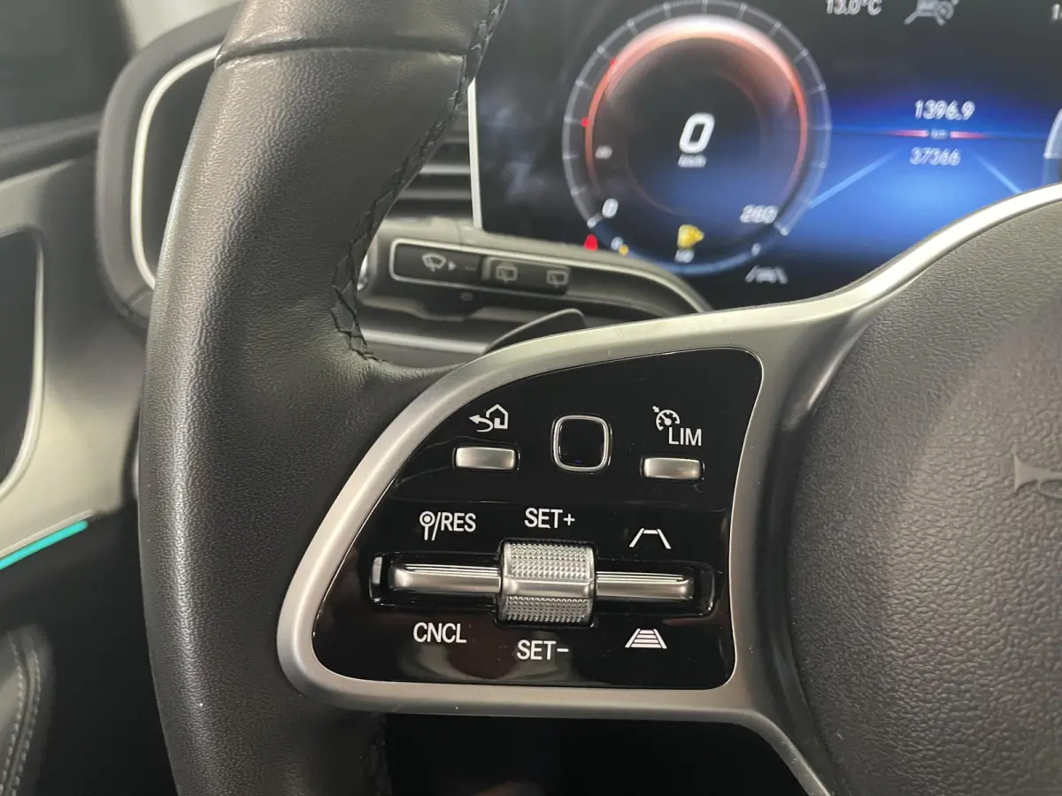 350 e 4MATIC Navigatie Apple Carplay/Android Auto 360 Camera Parkeersensoren Head-up-display Cruise Control Stoelverwarming voor en achter Stuurverwarming Sfeerverlichting Virtual Cockpit Cl