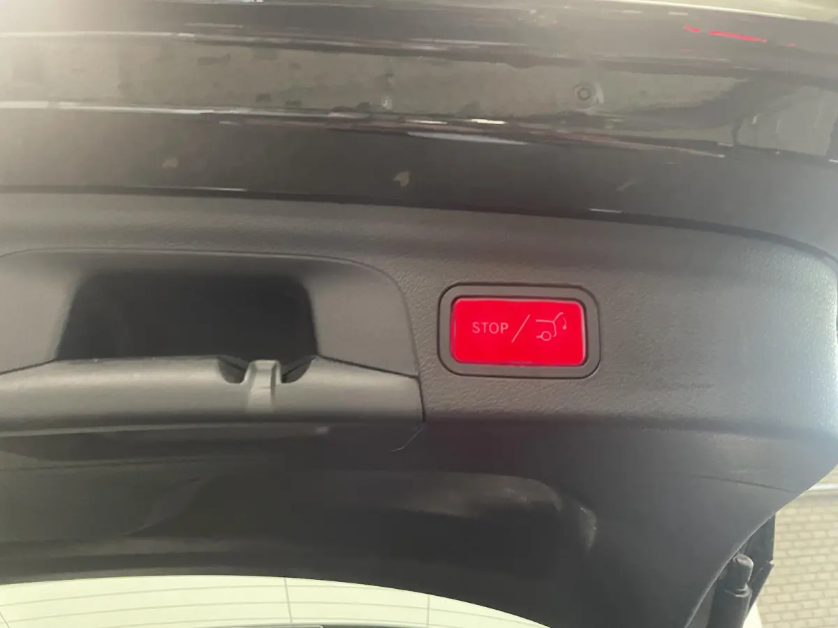 350 e 4MATIC Navigatie Apple Carplay/Android Auto 360 Camera Parkeersensoren Head-up-display Cruise Control Stoelverwarming voor en achter Stuurverwarming Sfeerverlichting Virtual Cockpit Cl