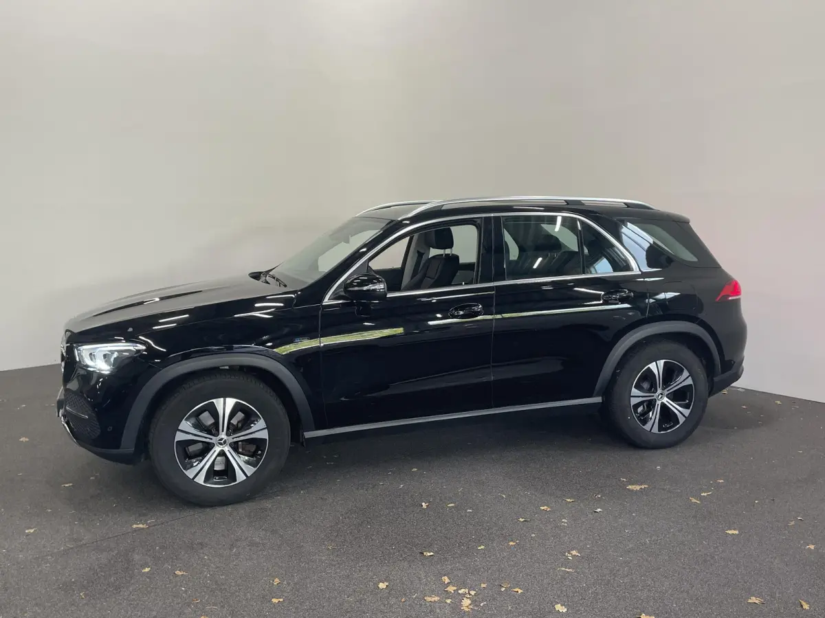 350 e 4MATIC Navigatie Apple Carplay/Android Auto 360 Camera Parkeersensoren Head-up-display Cruise Control Stoelverwarming voor en achter Stuurverwarming Sfeerverlichting Virtual Cockpit Cl