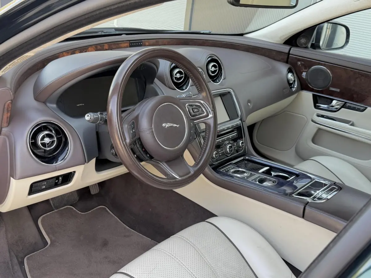 3.0 V6 SC AWD Portfolio | Pano | British Racing Green