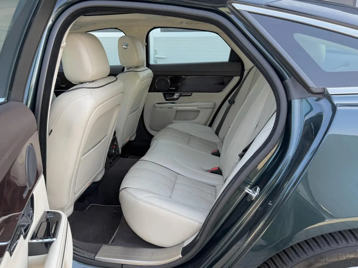 3.0 V6 SC AWD Portfolio | Pano | British Racing Green