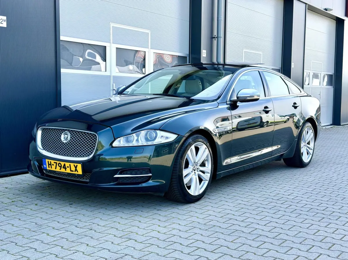 3.0 V6 SC AWD Portfolio | Pano | British Racing Green